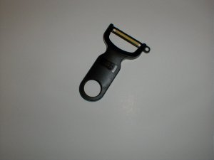 Kuhn Rikon Original Swiss Peeler in Black