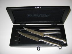 International Supreme Cutlery set of 4 Stainless Steak Knife Set with Case
